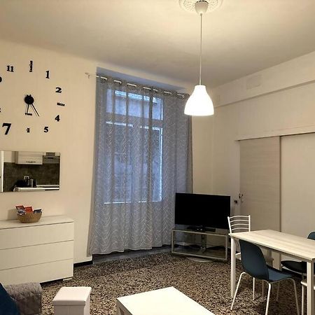 Appartement Ridi Che Ti Passa In Vico Del Fieno à Gênes Extérieur photo