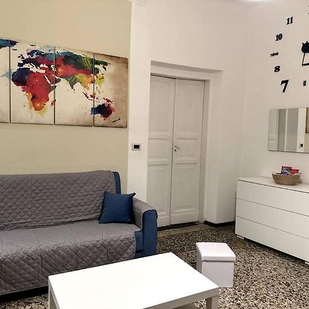 Appartement Ridi Che Ti Passa In Vico Del Fieno à Gênes Extérieur photo