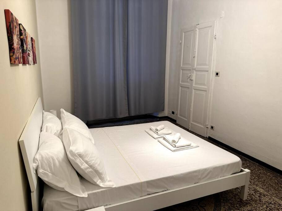 Appartement Ridi Che Ti Passa In Vico Del Fieno à Gênes Extérieur photo