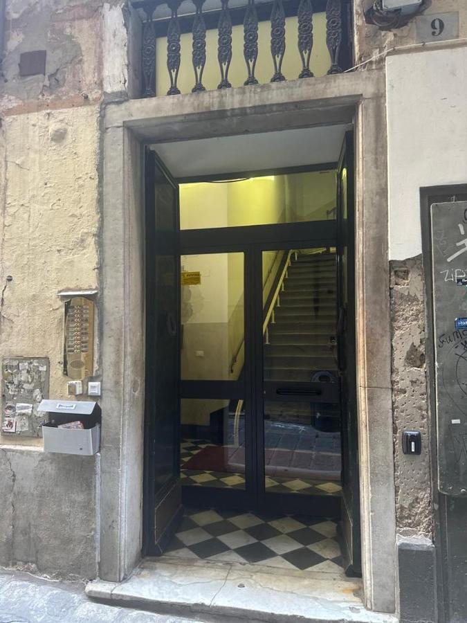 Appartement Ridi Che Ti Passa In Vico Del Fieno à Gênes Extérieur photo