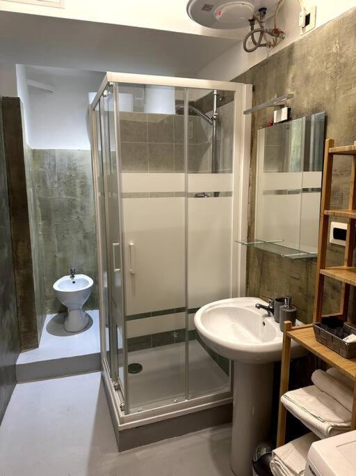 Appartement Ridi Che Ti Passa In Vico Del Fieno à Gênes Extérieur photo